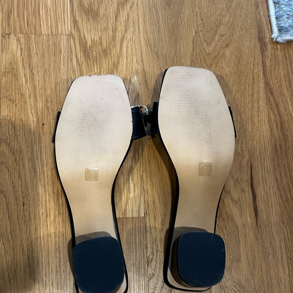 STEVE MADDEN low chunky-heeled sandal with gold chain - Picture 2 of 3